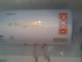 廠價(jià)直銷 阿里斯頓數(shù)碼款電熱水器，武漢安裝僅需450元